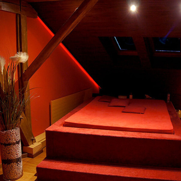 Club LaVie — 8535 Herdern