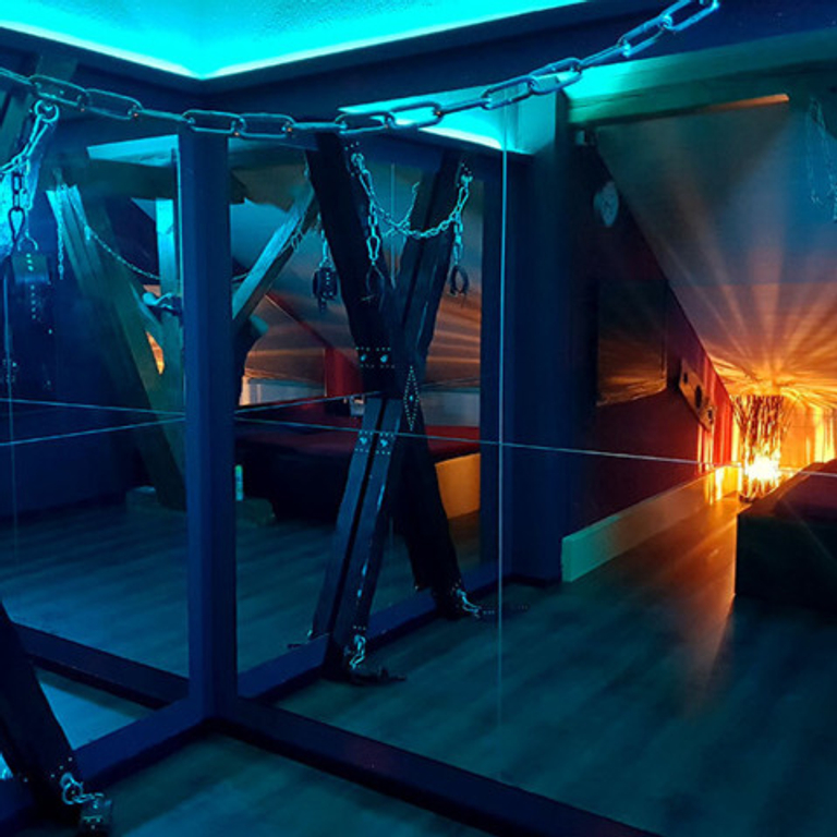 Club LaVie — 8535 Herdern