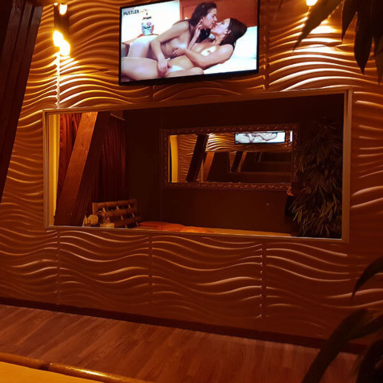 Club LaVie — 8535 Herdern