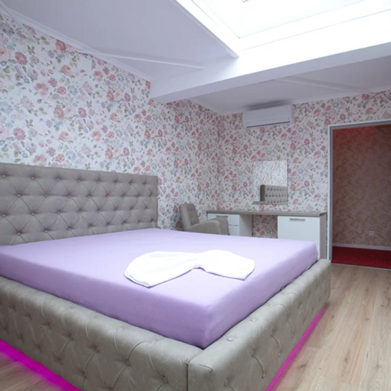 Zimmer für Erotik und Escort Girls zu vermieten.