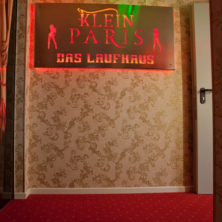 Zimmer für Erotik und Escort Girls zu vermieten.