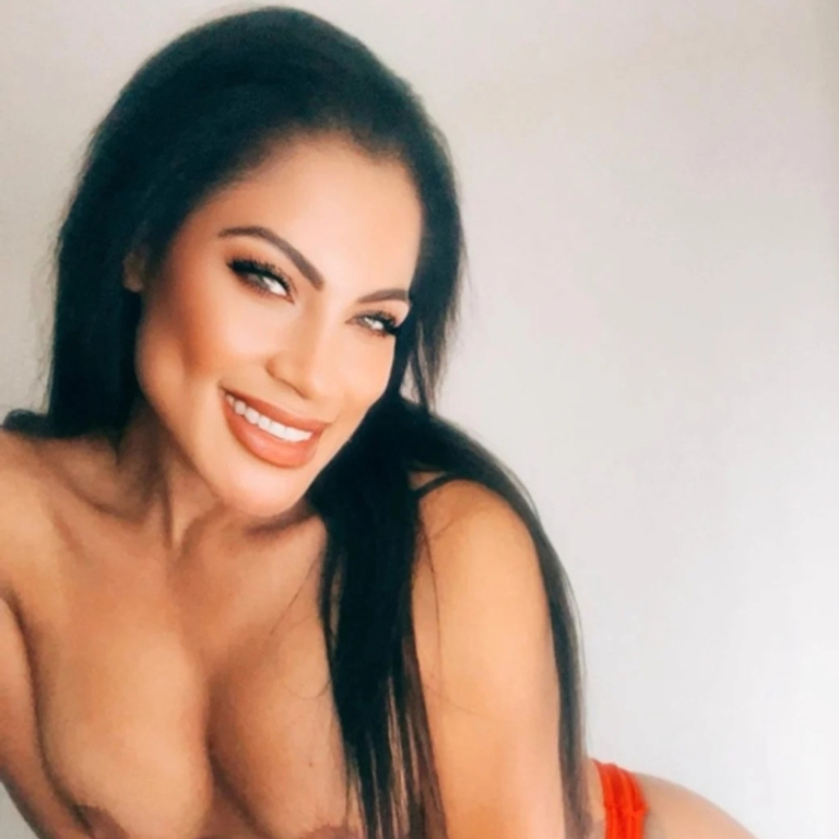 Valentina - steht auf Analsex