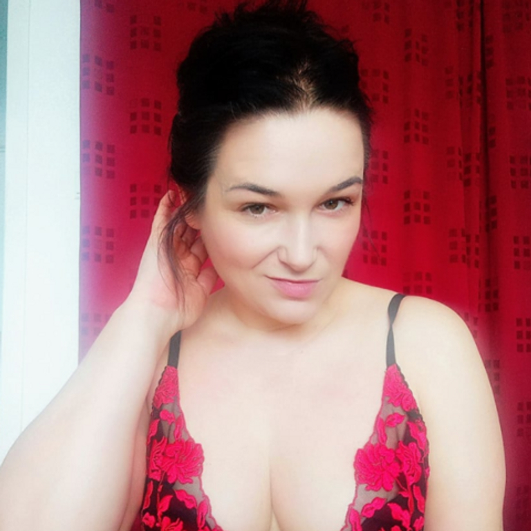 Tina - Sex & Zungenküsse 😘