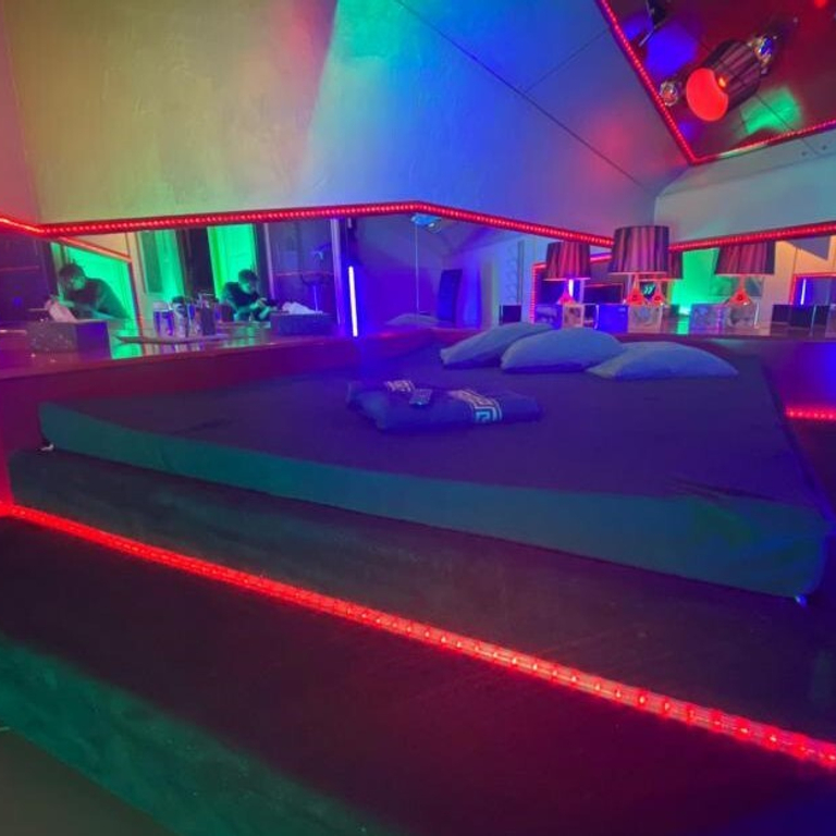 Carol Jones — 8134 Adliswil