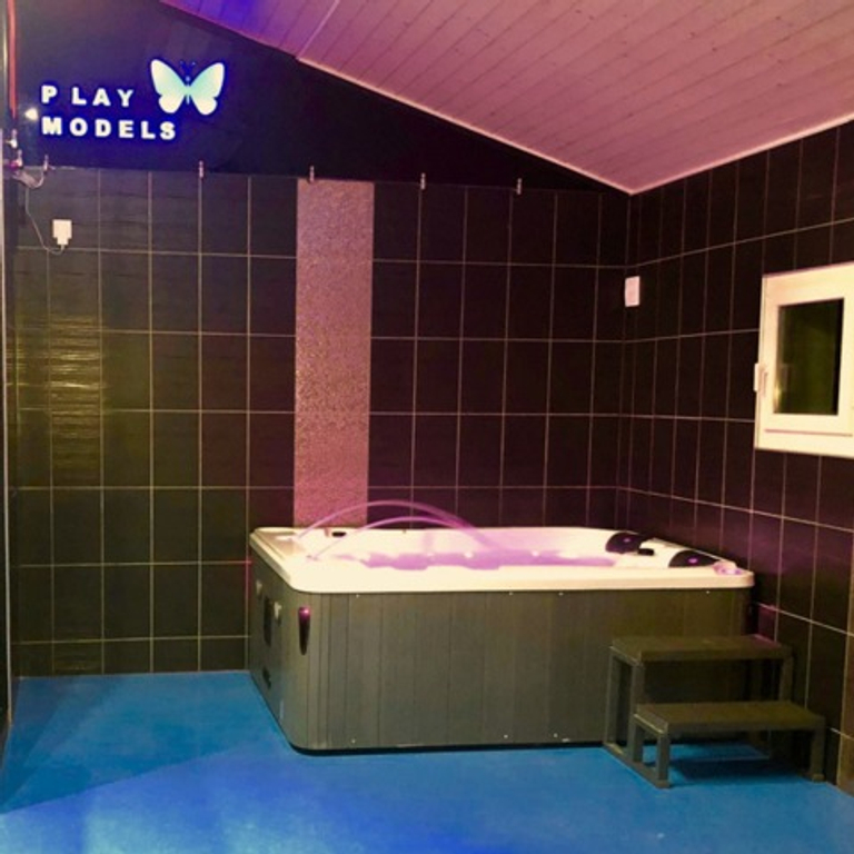 Play Models — 8953 Dietikon