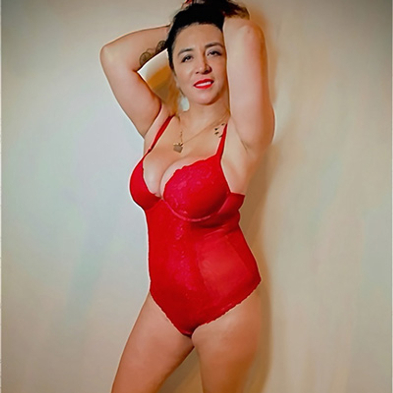 Sena - erfahrene Lady