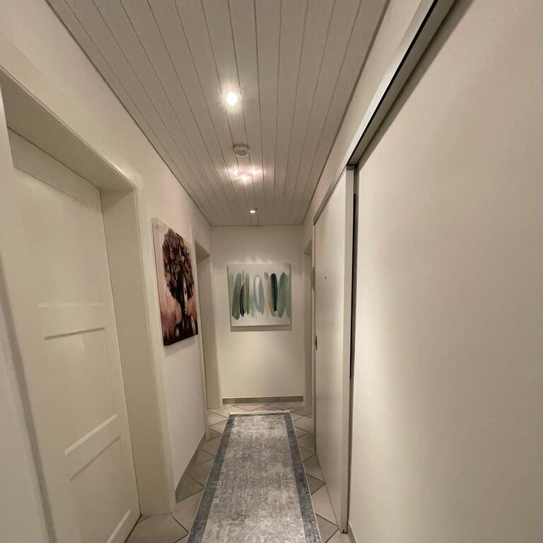 Zimmer / Rooms / Habitaciones in Muttenz BL