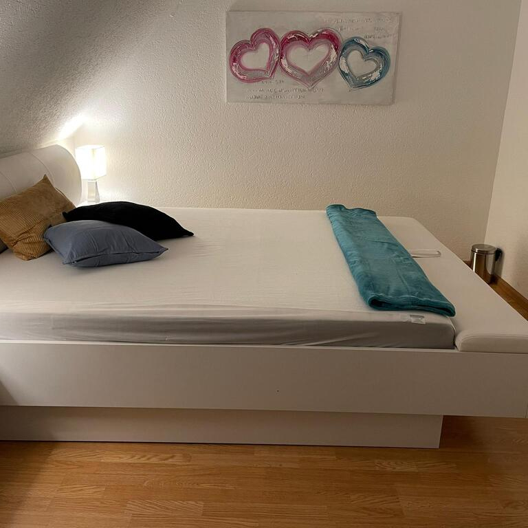 Zimmer / Rooms / Habitaciones in Muttenz BL