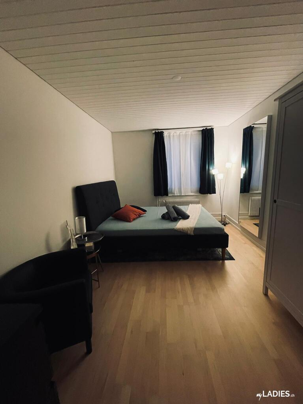 Zimmer / Rooms / Habitaciones in Muttenz BL / Bild 3