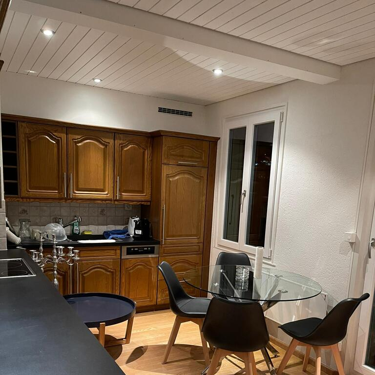 Zimmer / Rooms / Habitaciones in Muttenz BL