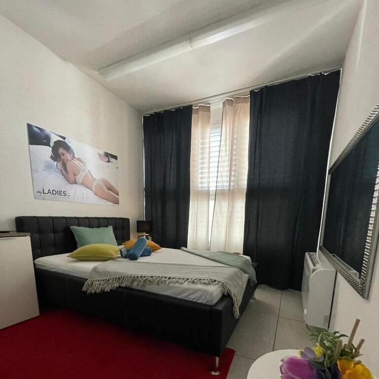 Zimmer / Rooms / Habitaciones in Emmenbrücke