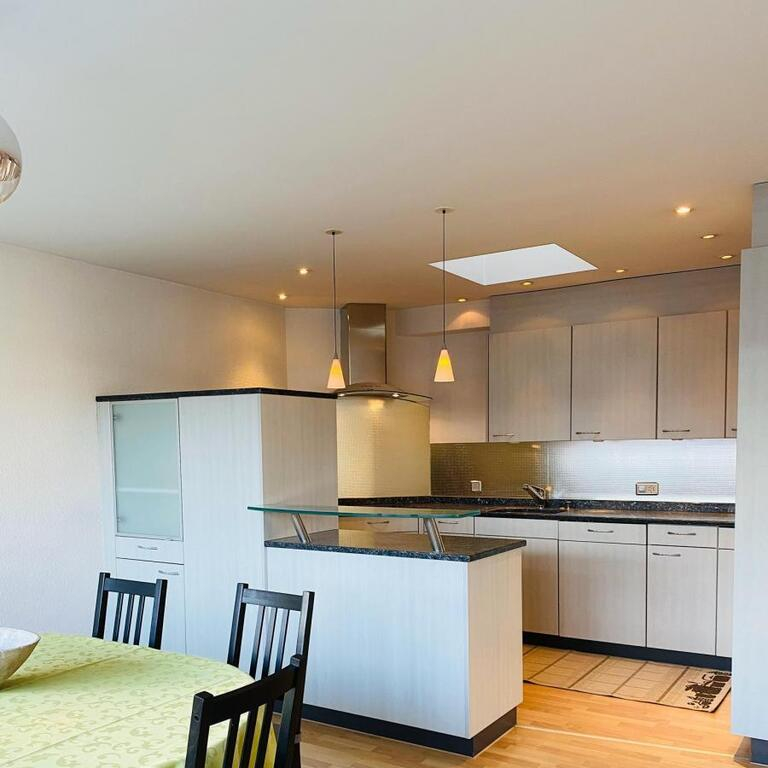 Zimmer / Rooms / Habitaciones in Baar