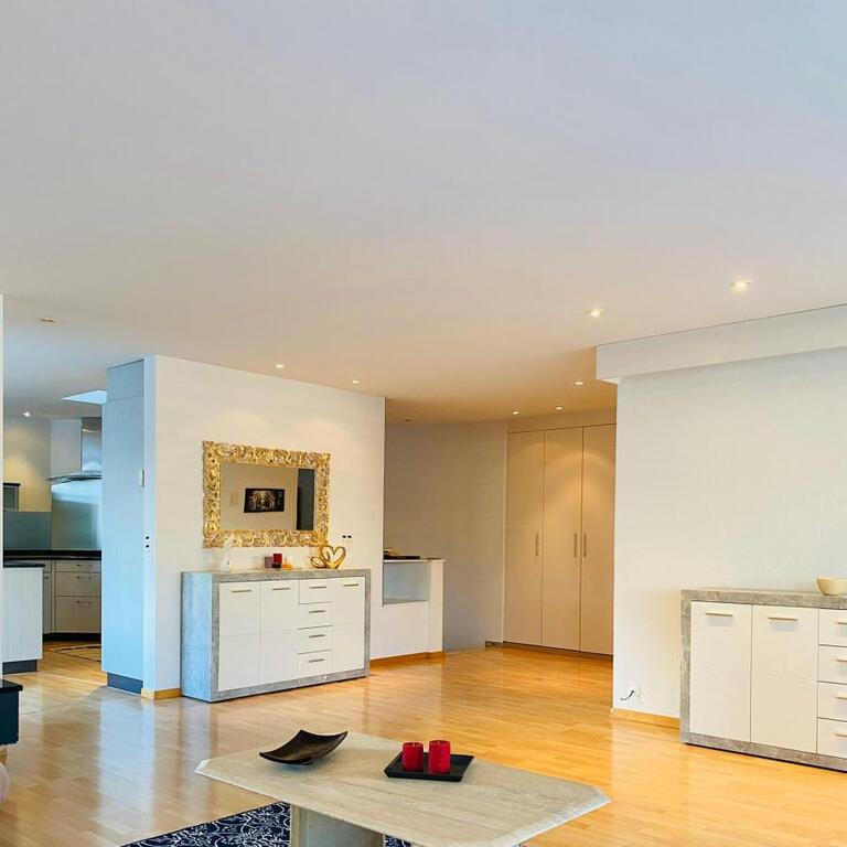 Zimmer / Rooms / Habitaciones in Baar