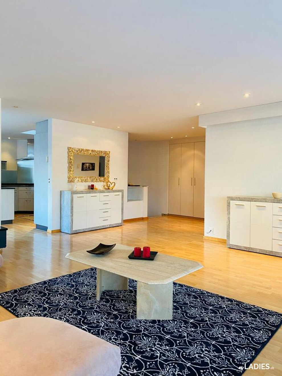 Zimmer / Rooms / Habitaciones in Baar / Bild 1