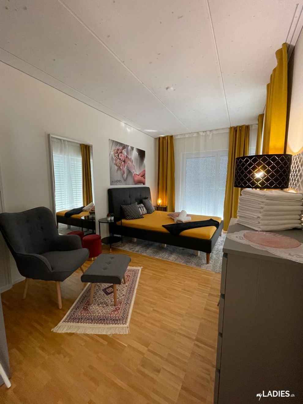 Zimmer / Rooms / Habitaciones in Einsiedeln / Bild 6