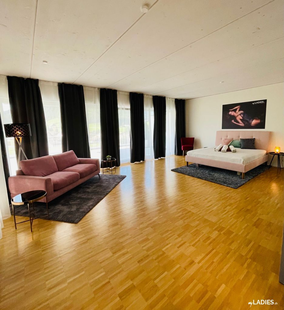 Zimmer / Rooms / Habitaciones in Einsiedeln / Bild 3