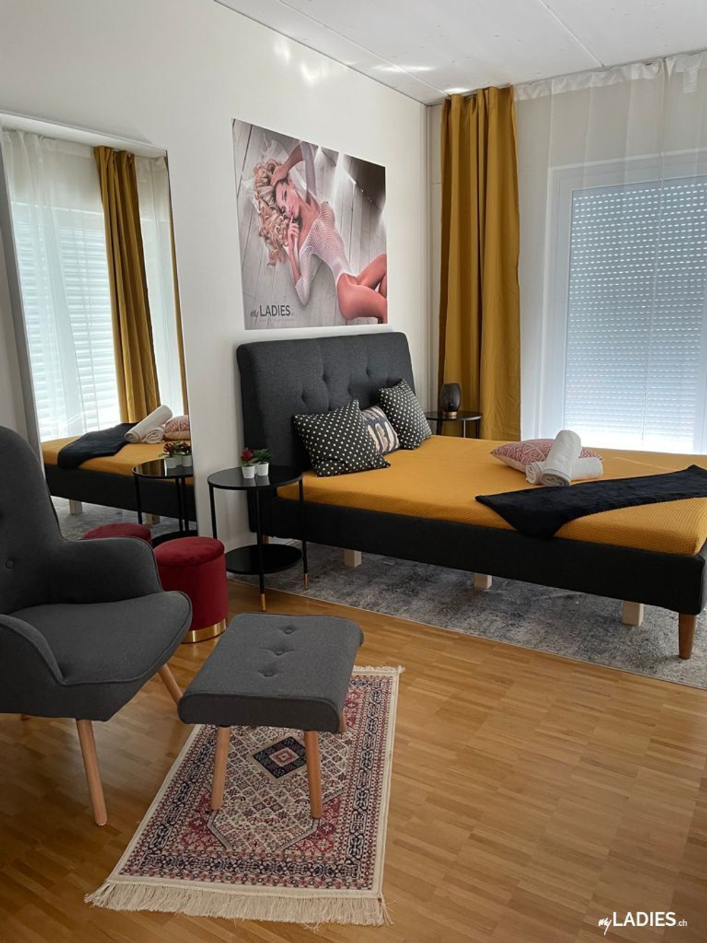 Zimmer / Rooms / Habitaciones in Einsiedeln / Bild 2
