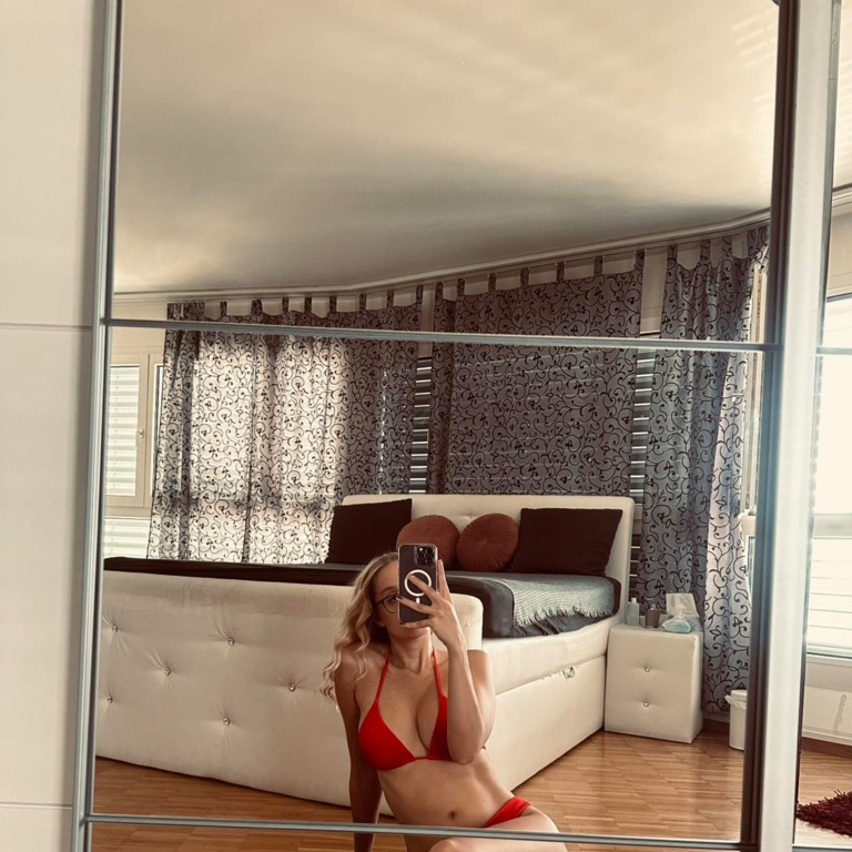 Lana - Skinny-Sexwunder