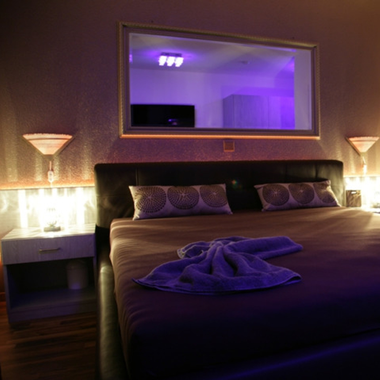 Cable Girls — 9424 Rheineck