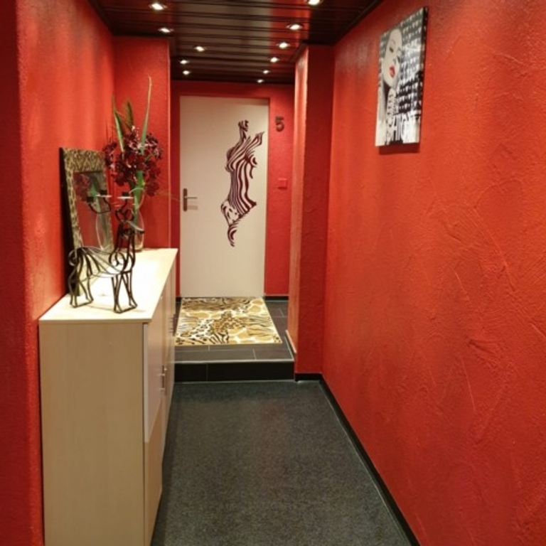 VILLA AMORE, das TOP-HAUS unter Schweizer Leitung sucht nette Girls