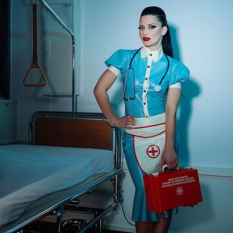 Mistress Monique LeToile - Schweizer Domina