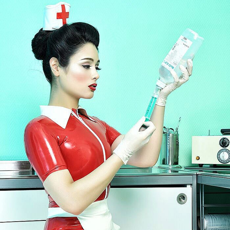 Domina Saphira Lolita - Deutsche Domina