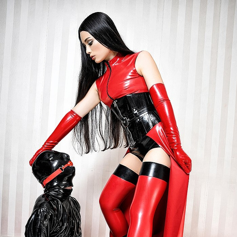 Domina Saphira Lolita - Deutsche Domina