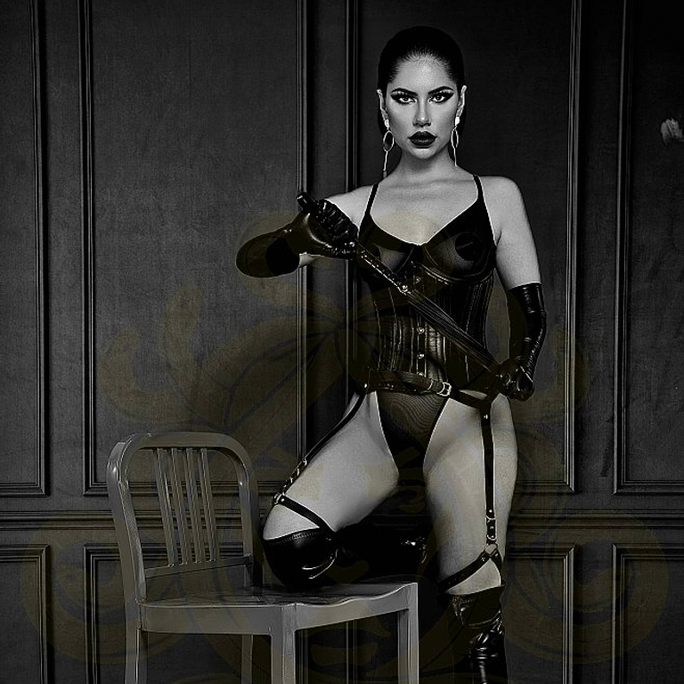 Mistress Amora Color - Fetisch & Bizarr