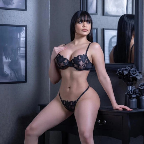 Lucy - schluckt Sperma