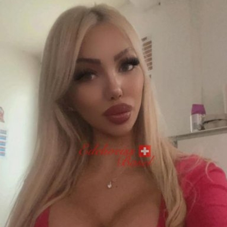 Claudia - steht auf Analsex
