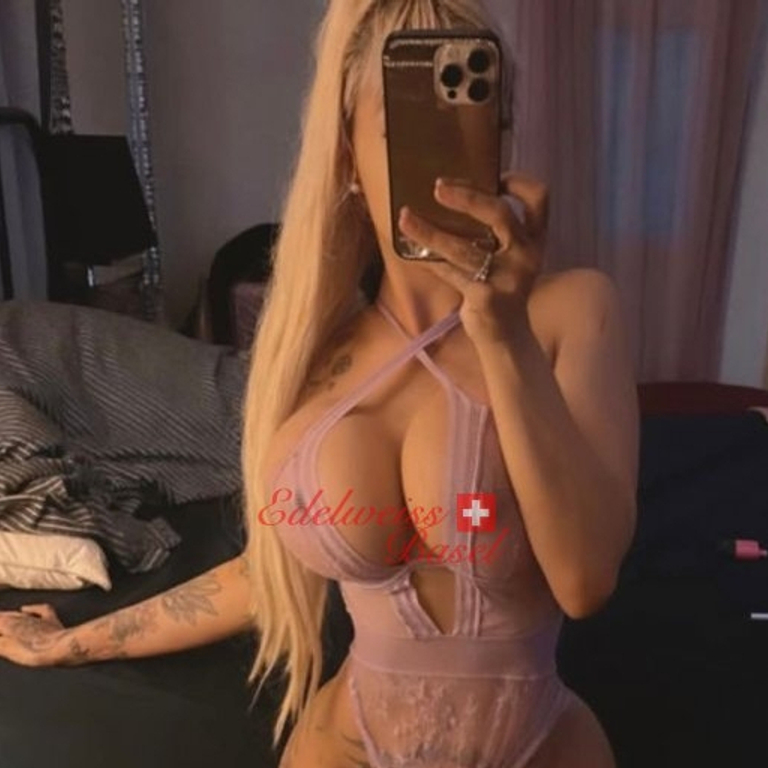 Claudia - steht auf Analsex
