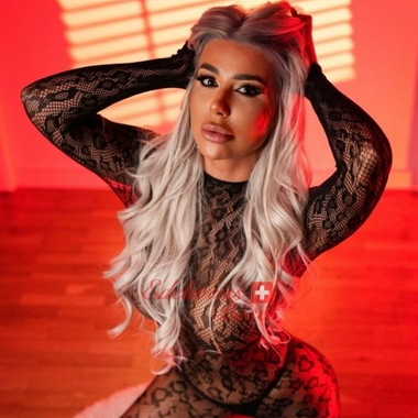 Ana - herbe à tatouage chaude