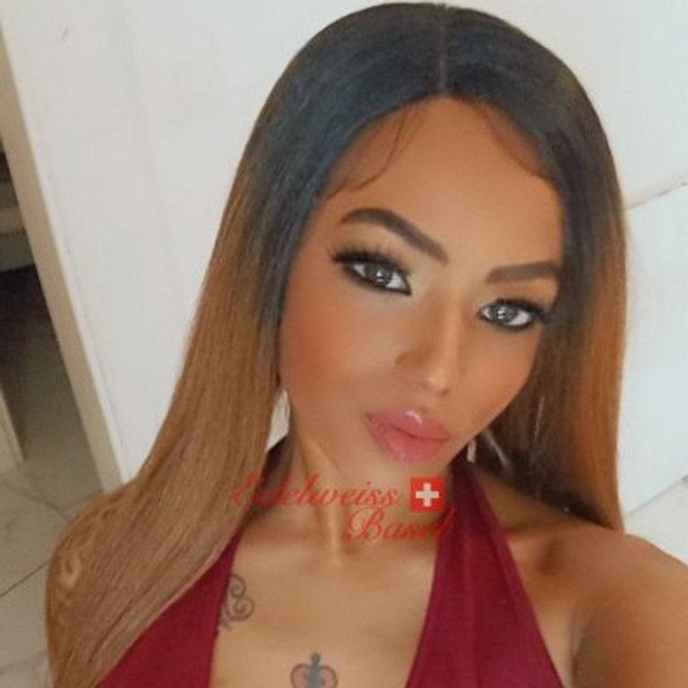 Ashley - steht auf anal