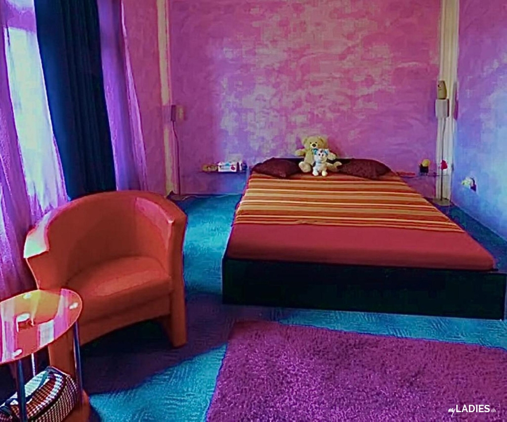 Night Club Revolver / Bild 7