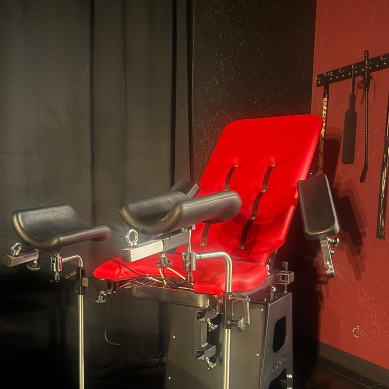 Lady Aurelia - SM, Anal, Strom