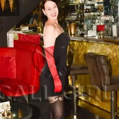 Elis - mature beauty