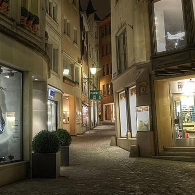 Studio Sunneschi — 8001 Zürich