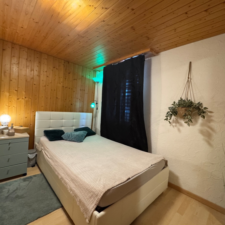 Empire Girls — 6274 Eschenbach