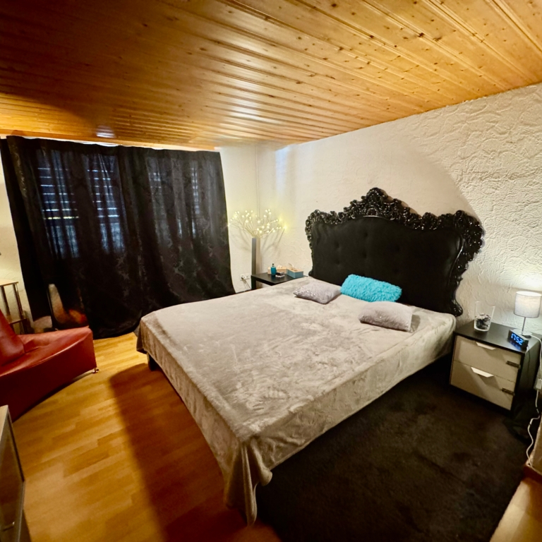 Empire Girls — 6274 Eschenbach