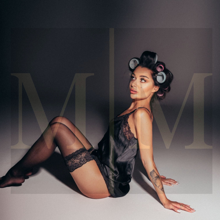 Mira - Hammer-Body 🌶️💃