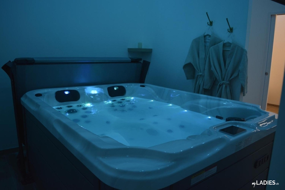 Catalan Club Switzerland – Nous recherchons des escortes / hôtesses VIP / Bild 1