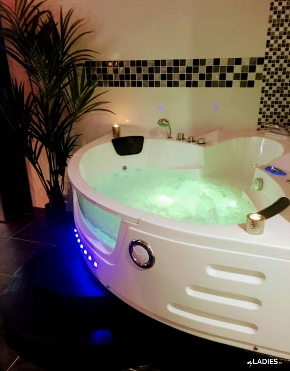 [OFFRE D'EMPLOI] Le Catalan Club Switzerland recherche une hôtesse / Bild 7