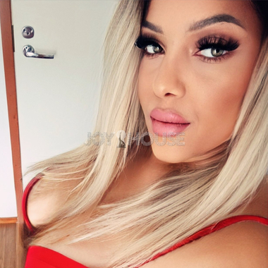 Bella - Très excitée