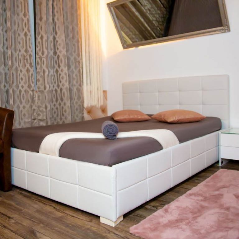 Schöne Bordell sucht neue Girls mit fairem %-System