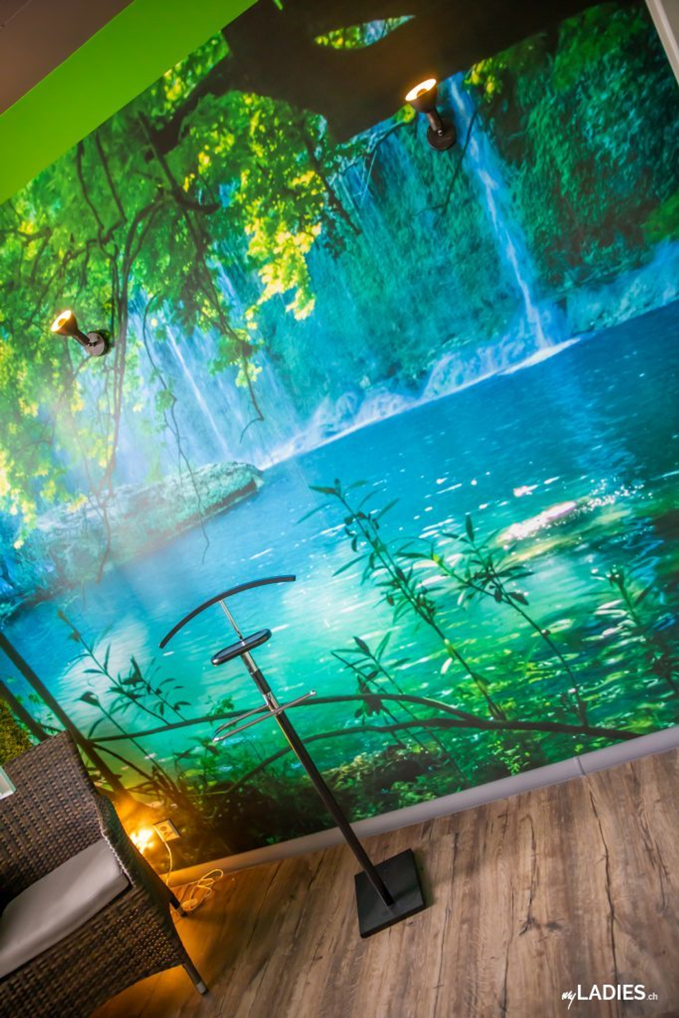 Schöne Bordell sucht neue Girls mit fairem %-System / Bild 21