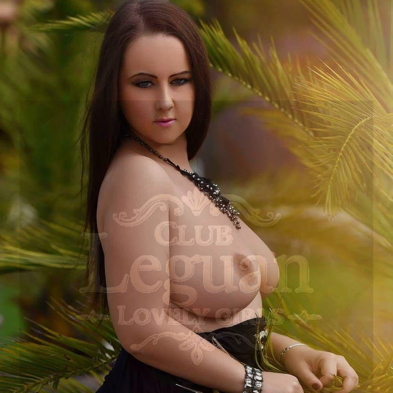 Rebeka - Schwanzliebhaberin