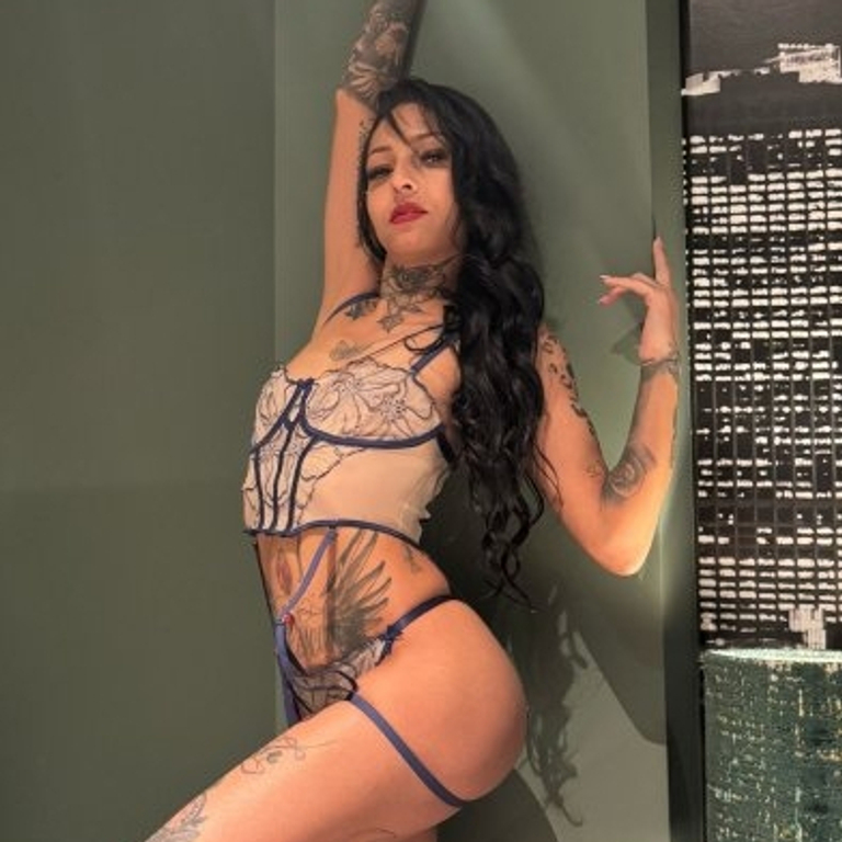 Ketrin - heisse Teeniespalte