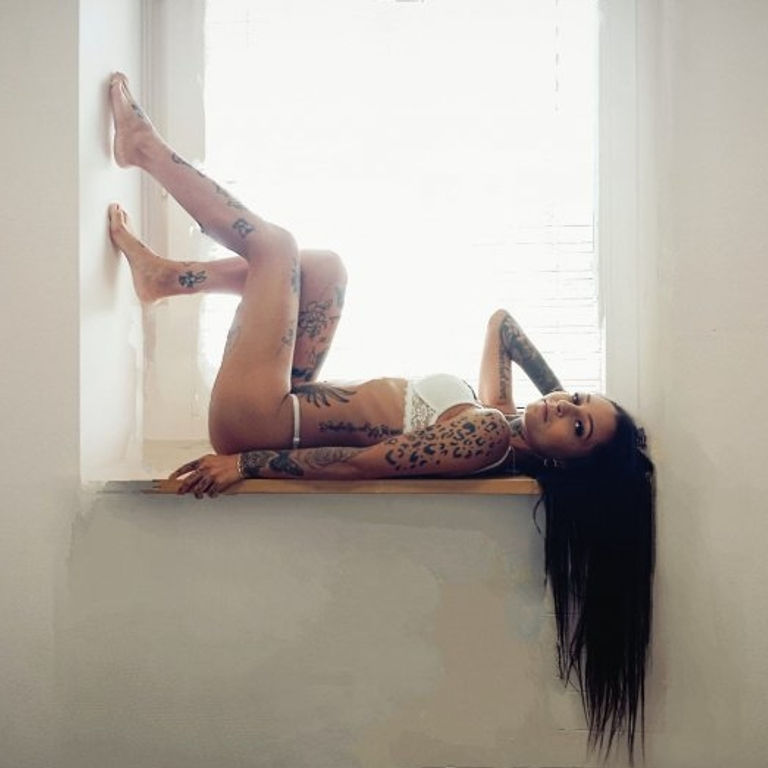 Ketrin - heisse Teeniespalte