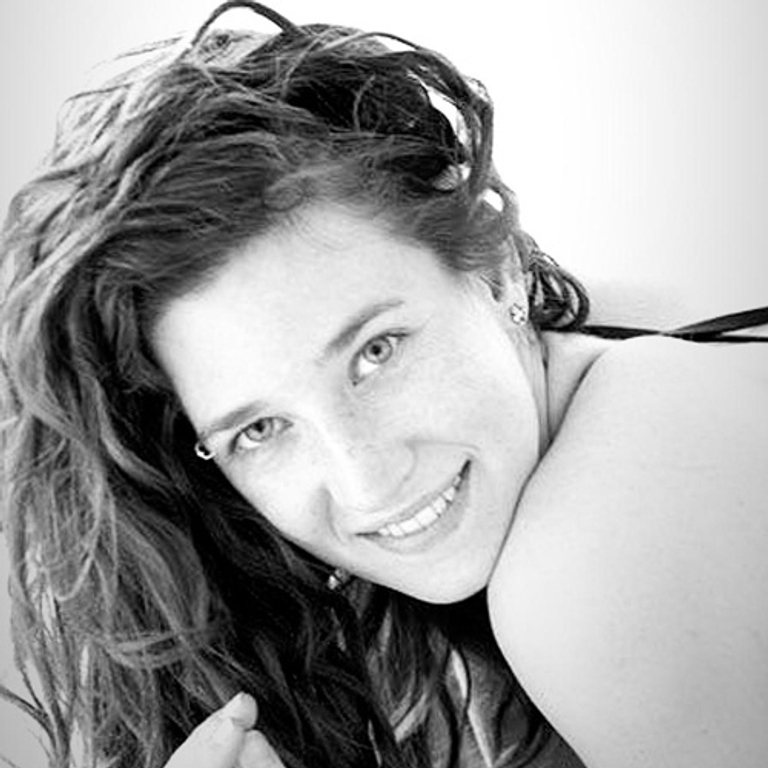 Ambar - Massagen mit Extras