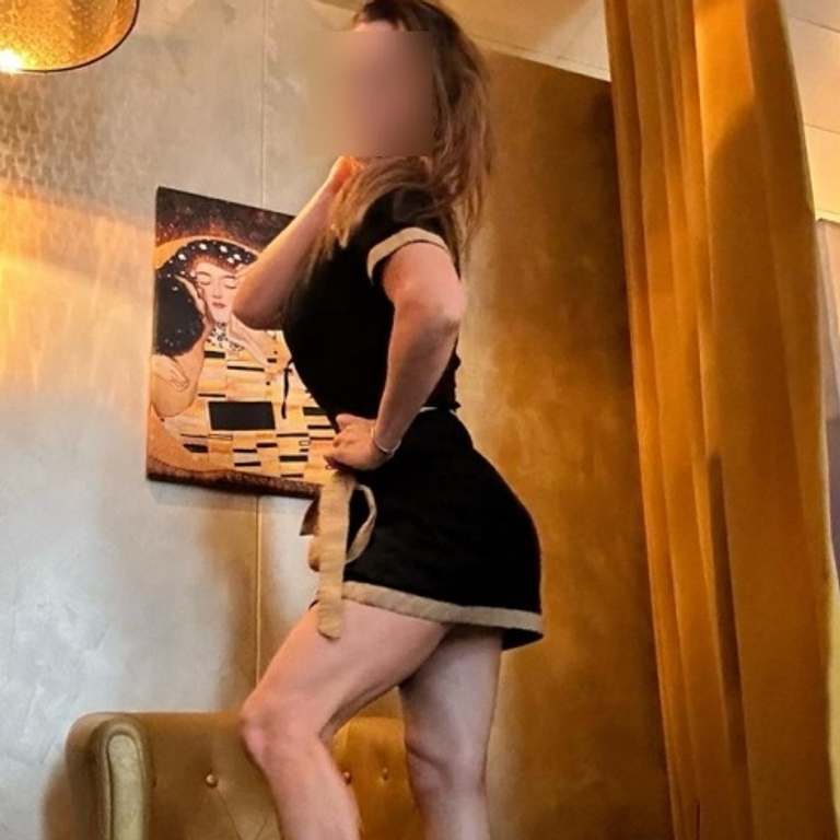 Sheryl - tanzende Masseuse